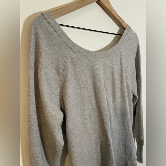 Victorias Secret Top Medium Gray Twist Back Lightweight Sweater Shirt Yoga Soft - Picture 5 of 11